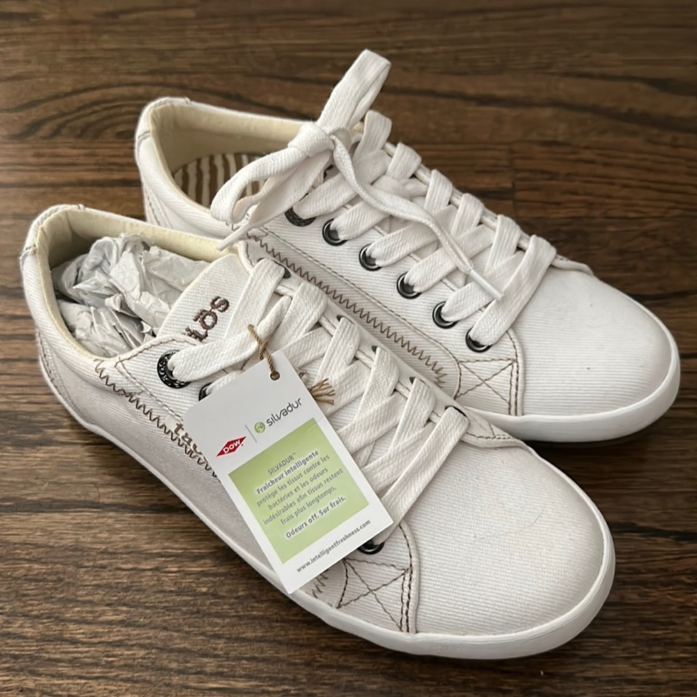 Taos canvas Star sneaker white size 5.5 / 36